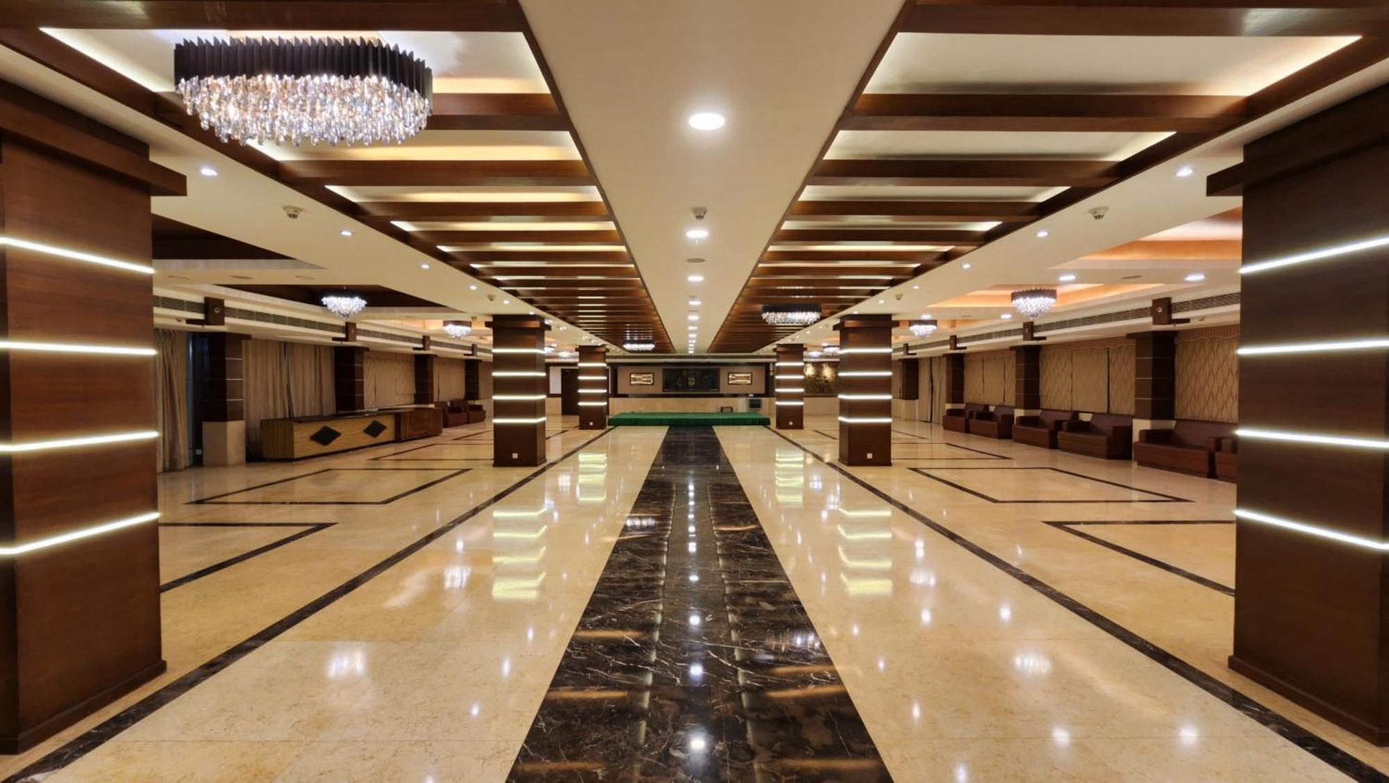Hotel Royal Ark - Касаули Екстериор снимка