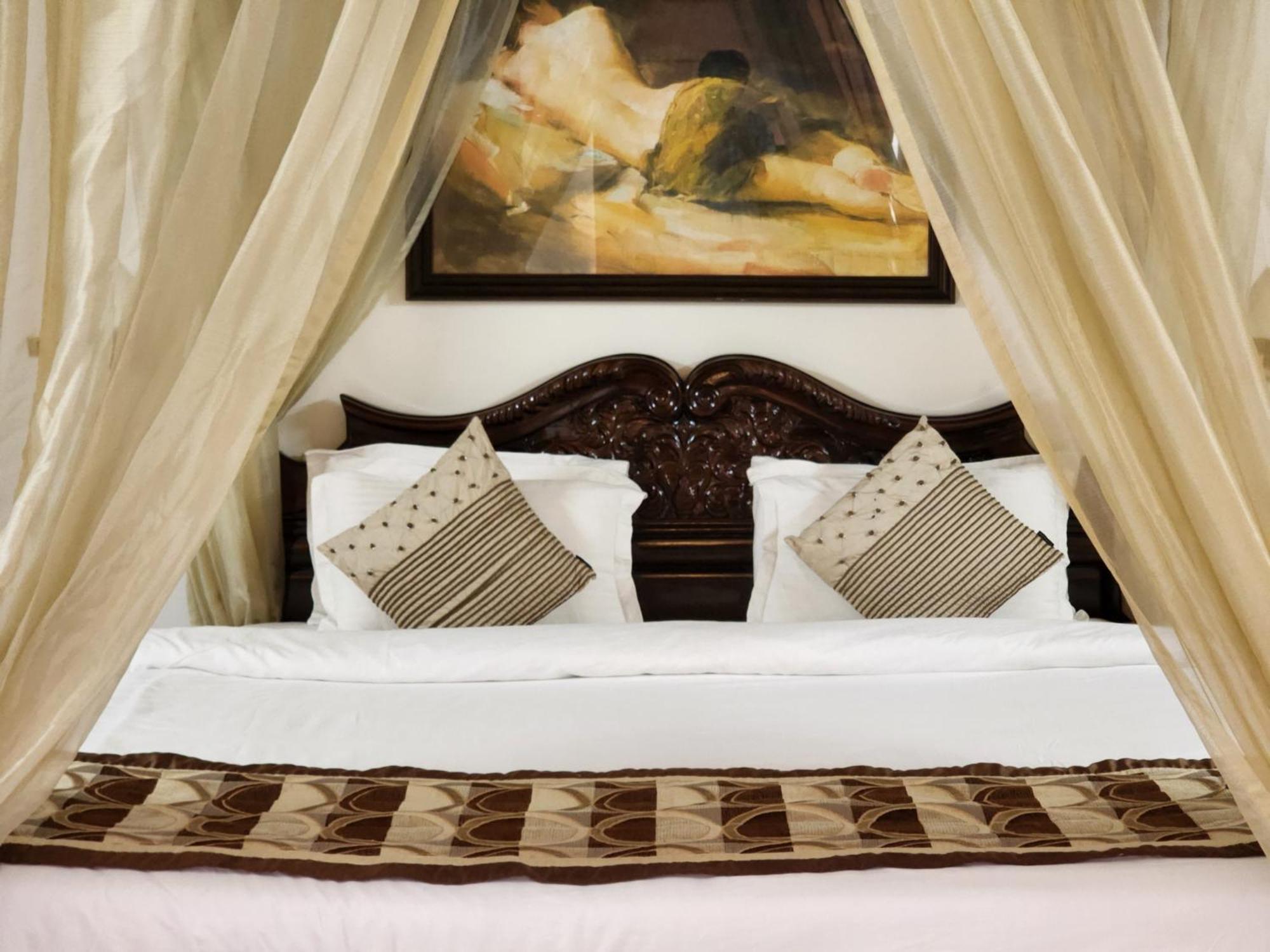 Hotel Royal Ark - Касаули Екстериор снимка